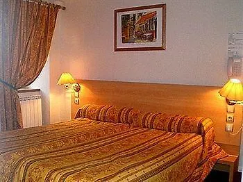 De L'isard Hotel 2*