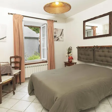 Hotel De L'isard 2*
